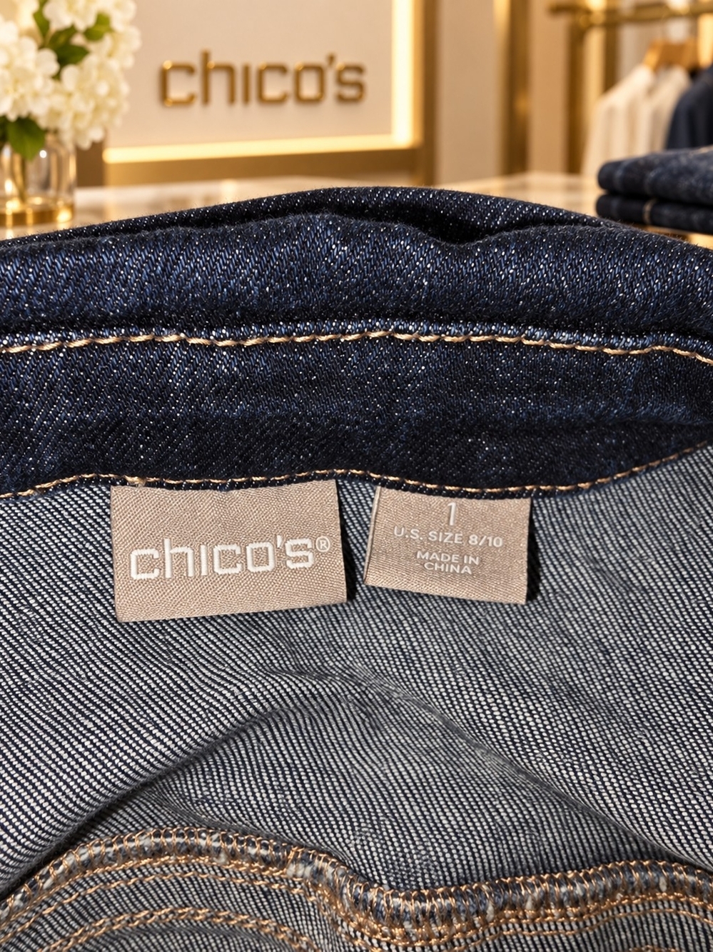Chico’s Size 1 M 8/10 Dark Wash Denim Jean Jacket Classic Button Front - Picture 6 of 6